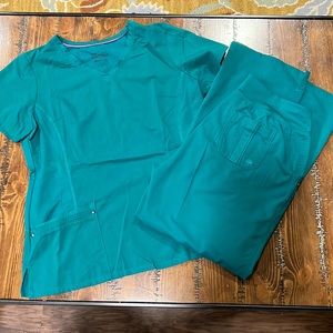 Purple Label, healing, hands, scrub top and bottoms in Forest Green
